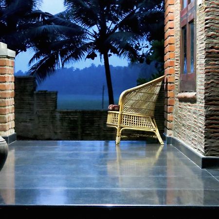 Clayfingers Art Cottage Thrissur ภายนอก รูปภาพ